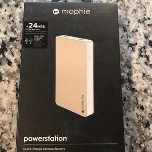 Mophie quick charge external battery